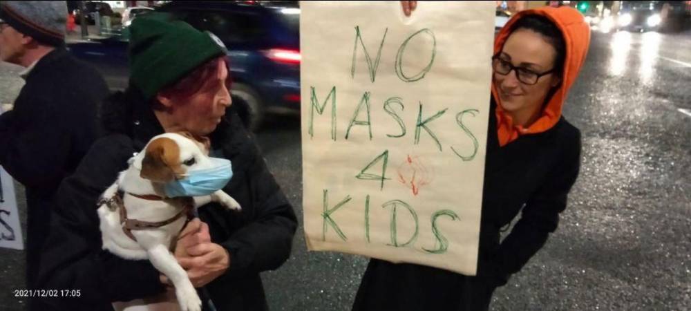 Protest Gort! - no mask for children!