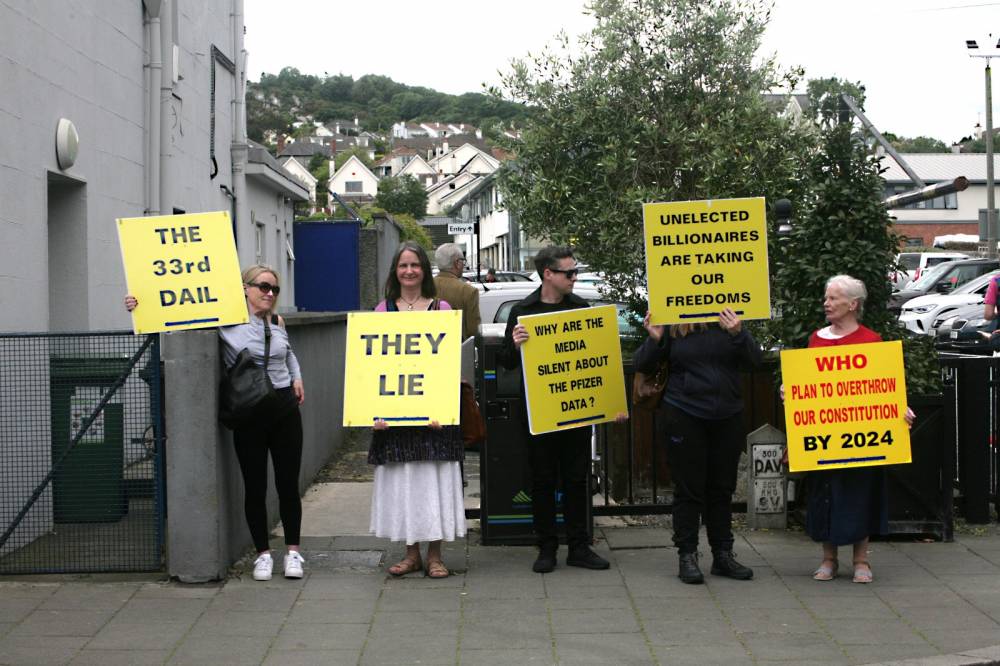 Hold The Line - Dalkey - 17 June 2022