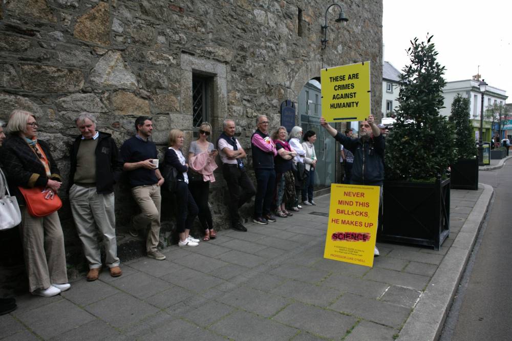 Hold The Line - Dalkey - 17 June 2022