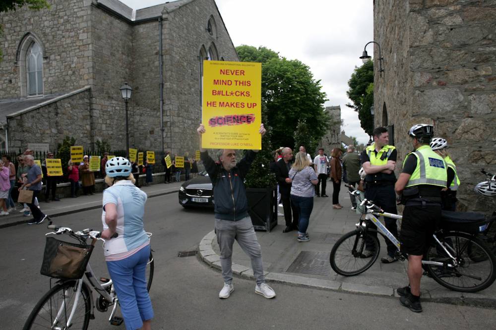 Hold The Line - Dalkey - 17 June 2022